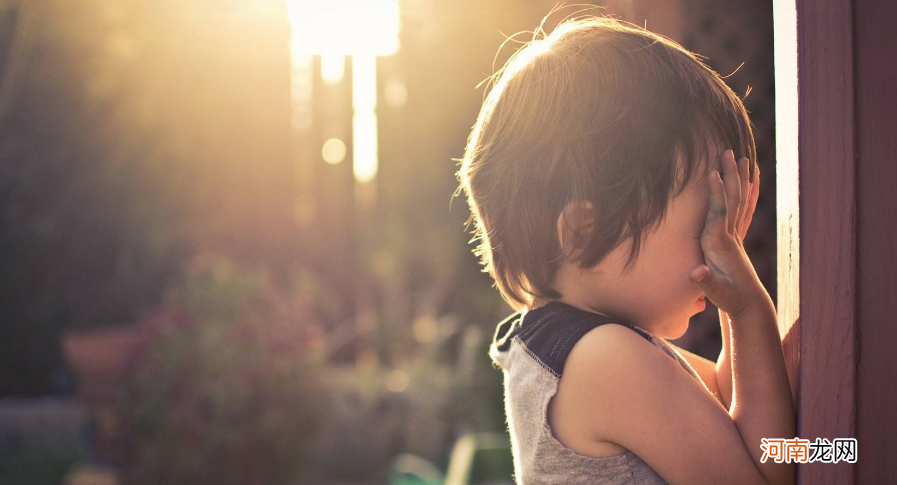 “再不吃饭，就把你玩具扔了！”每天上演的威胁育儿，真的好用吗？