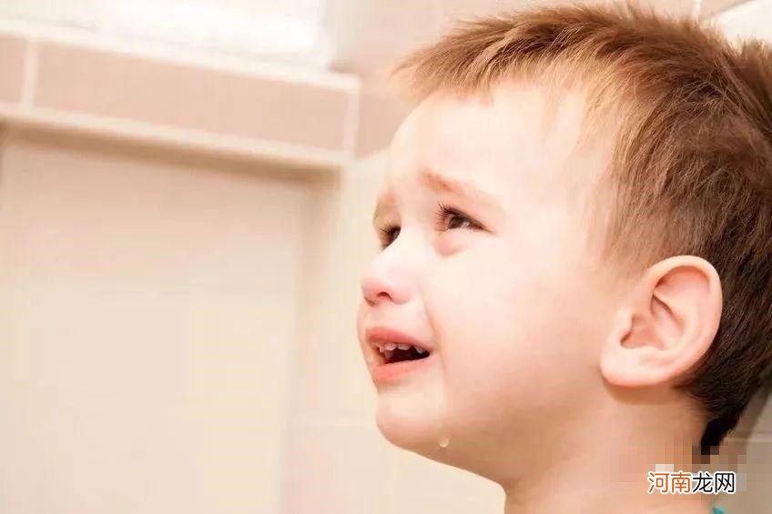 “再不吃饭，就把你玩具扔了！”每天上演的威胁育儿，真的好用吗？