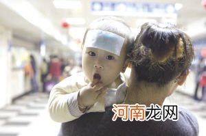 孩子发高烧，有必要紧急送医吗？几个小常识，推荐给新手妈妈