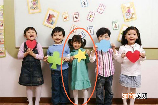 家长为让孩子早入学，催生、剖产、改生日，各专业人士劝你别坑娃