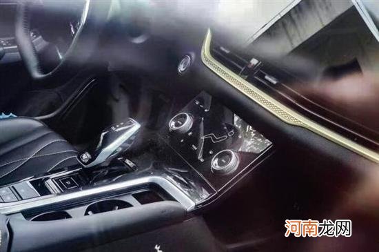 轿跑SUV设计 奔腾70S将于广州车展亮相