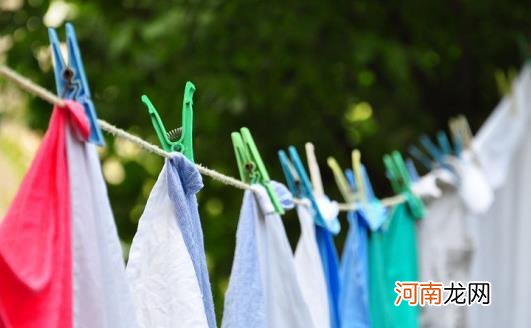 ?连绵阴雨天拯救又湿又臭的衣服 不同布料衣服的保存方法