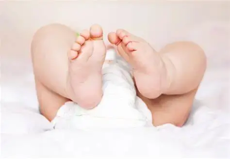如何为婴儿换尿布 怎么给宝宝换尿布