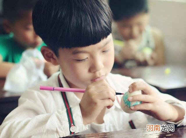 幼儿园毕业后，家长和孩子要做出改变，让“幼升小”更顺利