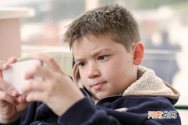 青春期孩子为什么沉迷手机游戏？其实是青春期的生理特点导致的