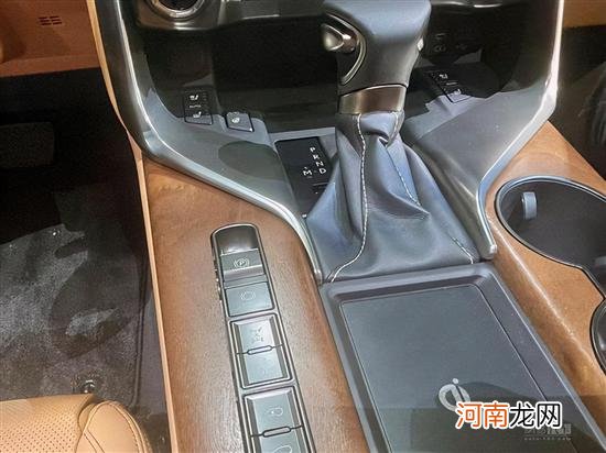 全新雷克萨斯LX新车型 柴油版和越野版