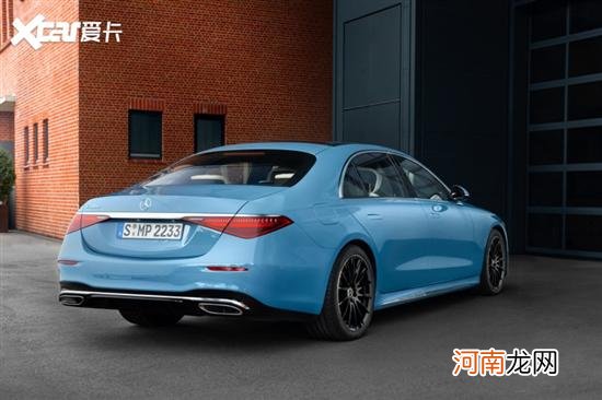 奔驰推全新定制品牌 中国蓝车漆美哭了