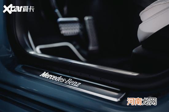 奔驰推全新定制品牌 中国蓝车漆美哭了