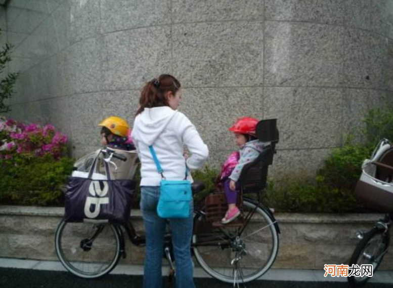 为什么当初要二胎的人后悔了？这6张照片说明了一些道理