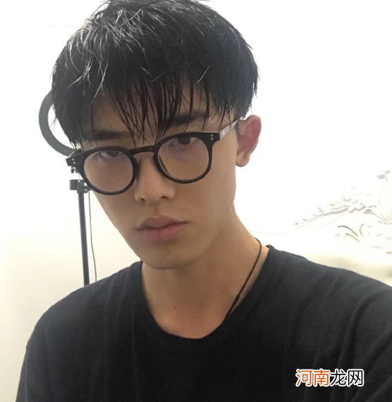 “那你们给我爱了吗?”,叛逆少年一句话,戳中了多少父母的心