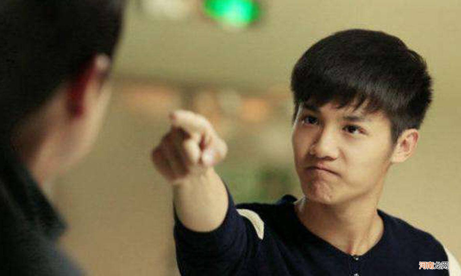 “那你们给我爱了吗?”,叛逆少年一句话,戳中了多少父母的心