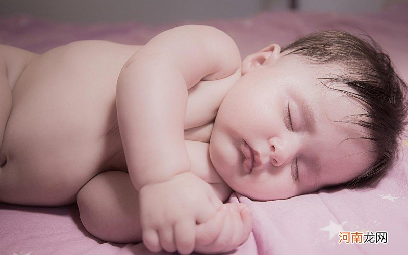 到底该不该给宝宝枕枕头 婴儿需要枕头吗