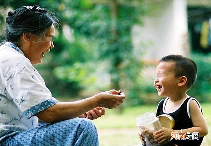 家庭中，父母任意一个角色的缺位，都会影响孩子的心理健康