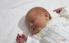 调节宝宝的睡眠时间的方法 宝宝睡眠日夜颠倒怎么办