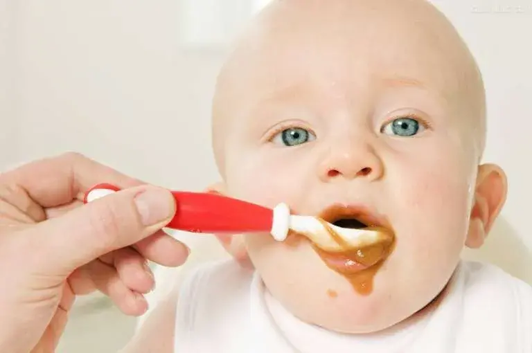 第一口辅食吃什么米粉好 宝宝什么时候可以吃辅食