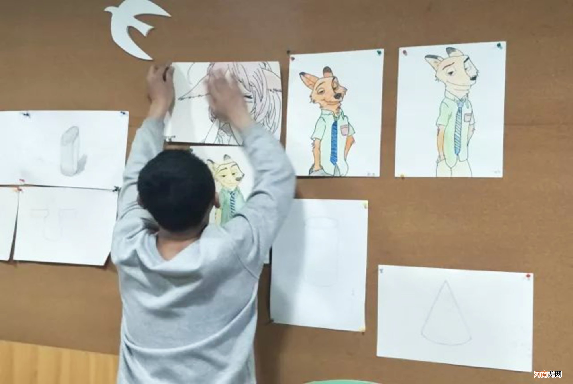 为何小学生中流行“画伤疤”？孩子的心理暗示，父母能理解吗？