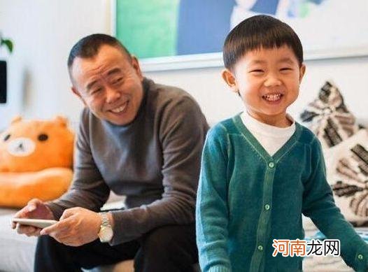 孩子既不像爸爸也不像妈妈？不是抱错了，很可能是“隔代遗传”