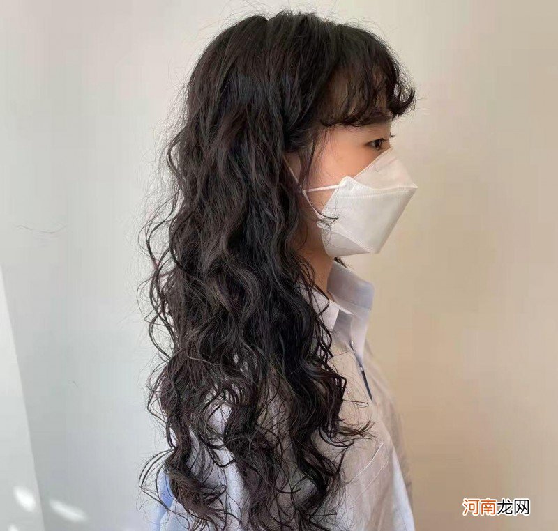 10款日本普通女生的生活发型 卷发怎么打理自然又卷