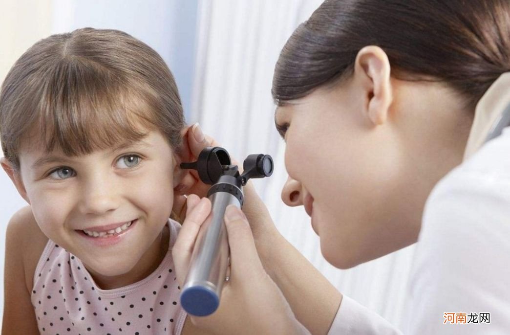 为啥有些孩子耳朵有“小孔”？和命运没关系，医生告诫不能大意