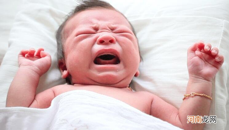 宝宝哭闹不一定是饿了，也可能是“胀气”厉害！