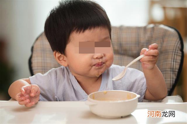 孩子多大能吃大人饭？世界卫生组织：过了这个年龄，可以开始考虑