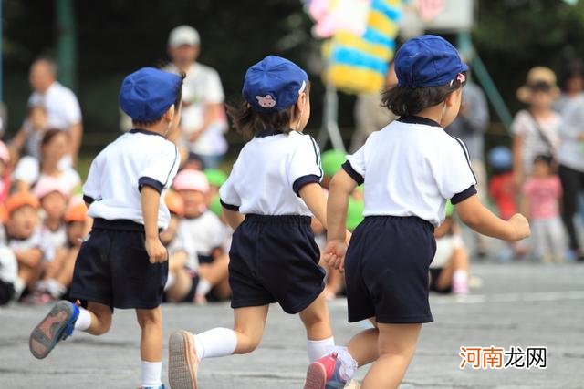 初入幼儿园如何跟孩子告别？避开3个雷区，一招让宝宝爱上幼儿园