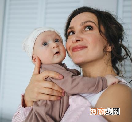 “你会把宝宝宠坏的”，新手妈妈常遇2大难题，做对了不会惯坏娃