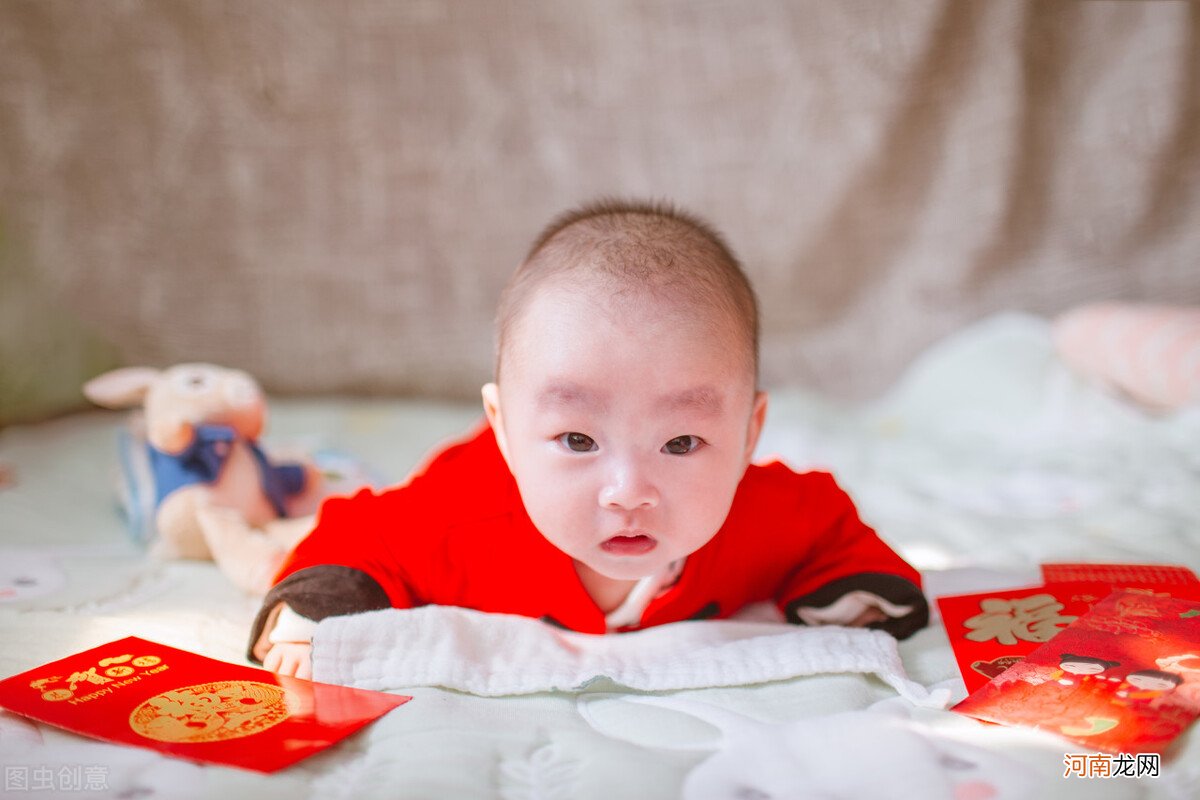 宝宝戴手镯好看，却不知道还有这些隐患！装饰也要适度为之