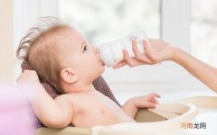如何判断宝宝吃饱了呢 宝宝每天喂多少奶合适