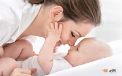 大多数新生儿吐奶都是正常的 新生儿为什么会吐奶呢