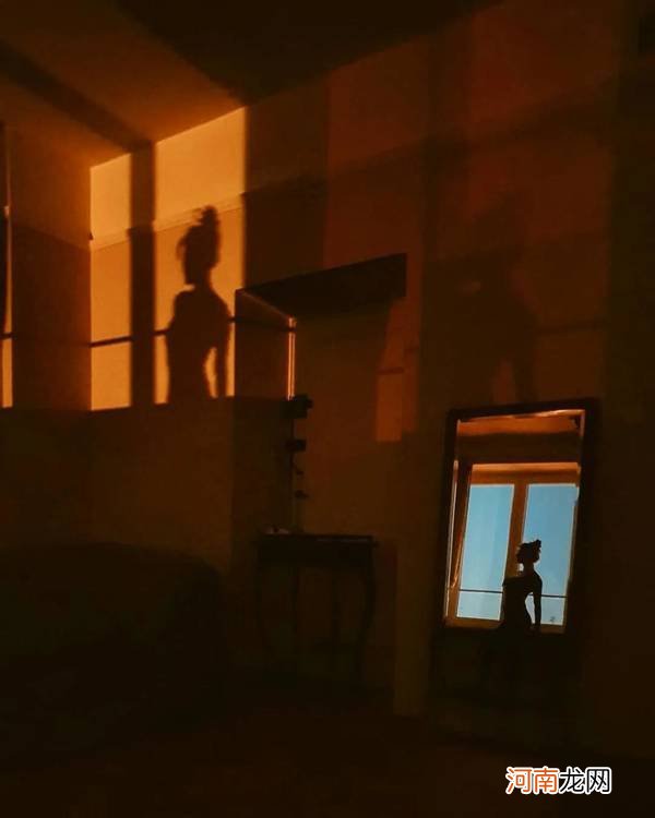 利用影子创意自拍