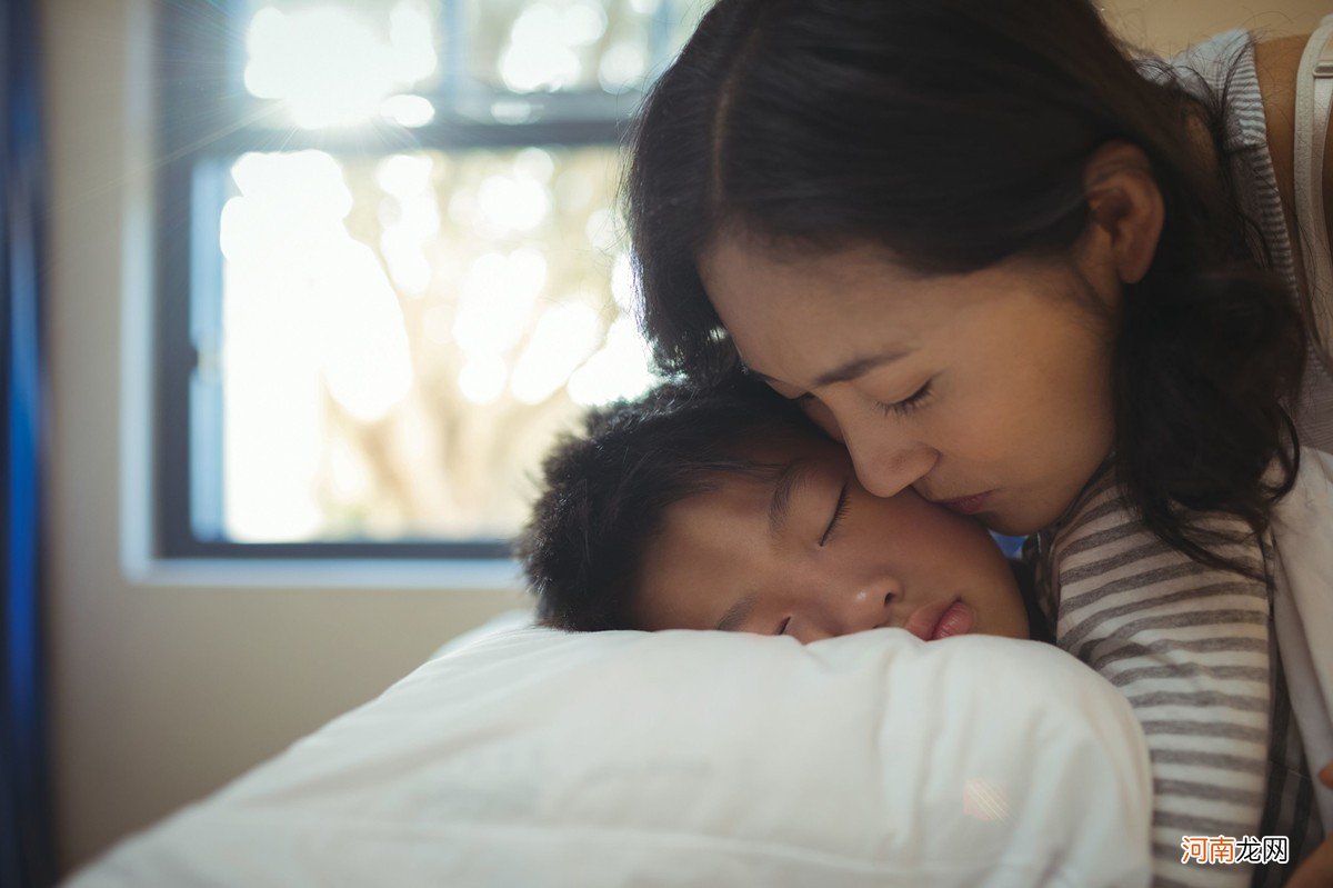 “妈妈，我爸爸去哪儿了？”孩子的话藏着“丧偶式”育儿的悲哀