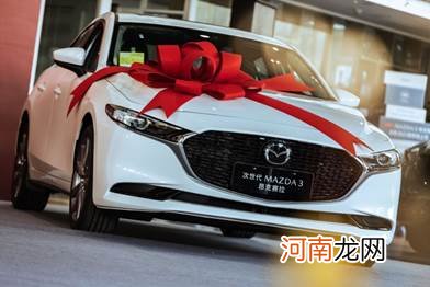 长安马自达举行2022新年首位用户交车仪式