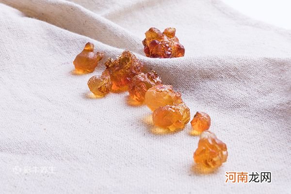 吃桃胶的好处和禁忌 桃胶的功效与注意事项