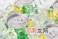 碳酸饮料的好处与坏处 喝碳酸饮料的利弊