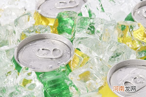 碳酸饮料的好处与坏处 喝碳酸饮料的利弊