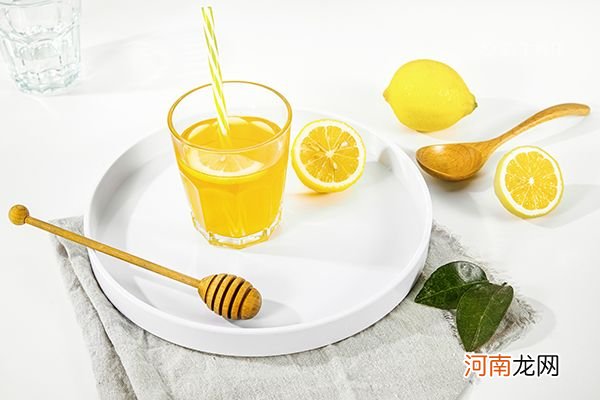 蜂蜜用多少度的水冲效果最好 蜂蜜水的功效与作用