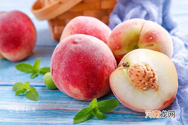 桃子不能和什么水果一起吃 桃子和什么吃最好