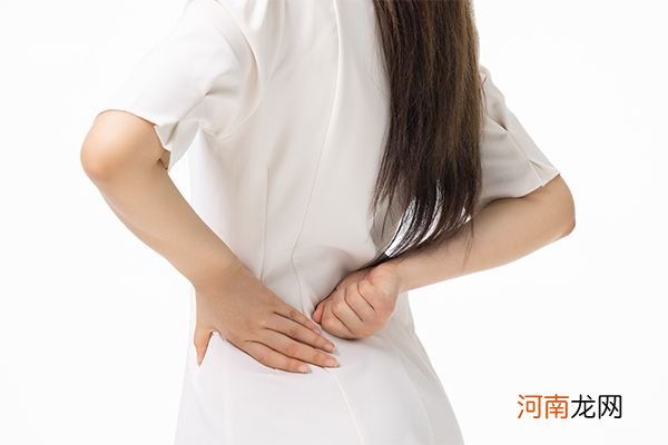 女性后背疼痛是什么原因 女性后背疼痛的原因