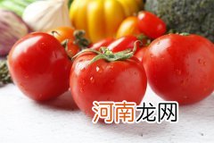 不熟的西红柿可以吃吗 吃西红柿要注意什么