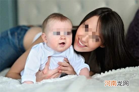 孩子什么时候会认妈妈？有这3种表现时，说明娃会认人