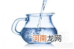 喝苏打水的好处和坏处 夏天喝苏打水的好处和坏处