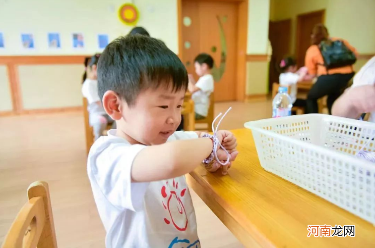 幼儿园也有“校园霸凌”？这3种小朋友，容易在学校被“欺负”