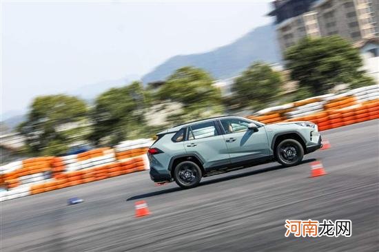 最强四驱驾临 RAV4荣放实力领跑城市SUV