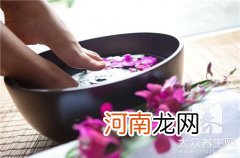 泡脚加什么去寒气湿气 泡脚用什么去湿气和寒气