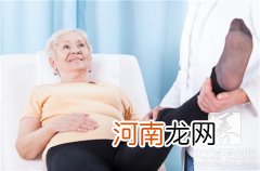 大腿内侧痒痒越抓越痒怎么回事 大腿外侧痒怎么回事越抓越痒