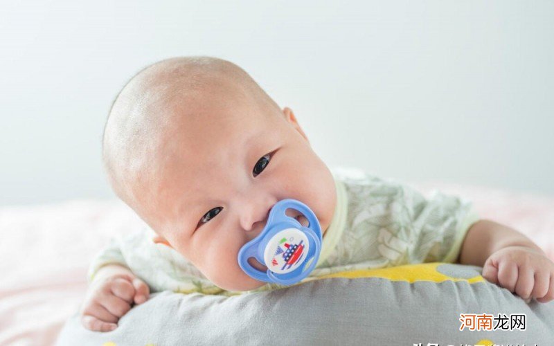 婴儿用安抚奶嘴到底好不好 小孩用安抚奶嘴好吗