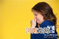 以前脚不臭现在脚臭是怎么回事 以前臭脚现在不臭了是怎么回事?