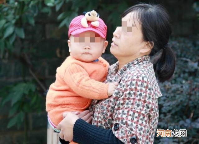 “姥姥好还是奶奶好”？7岁孩子给出的答案，让家人面色难堪