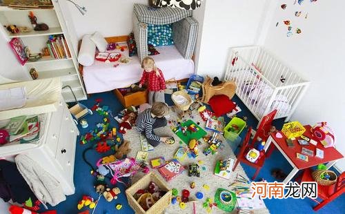 哈佛心理学专家：父母准备的玩具越多，孩子就越容易变笨